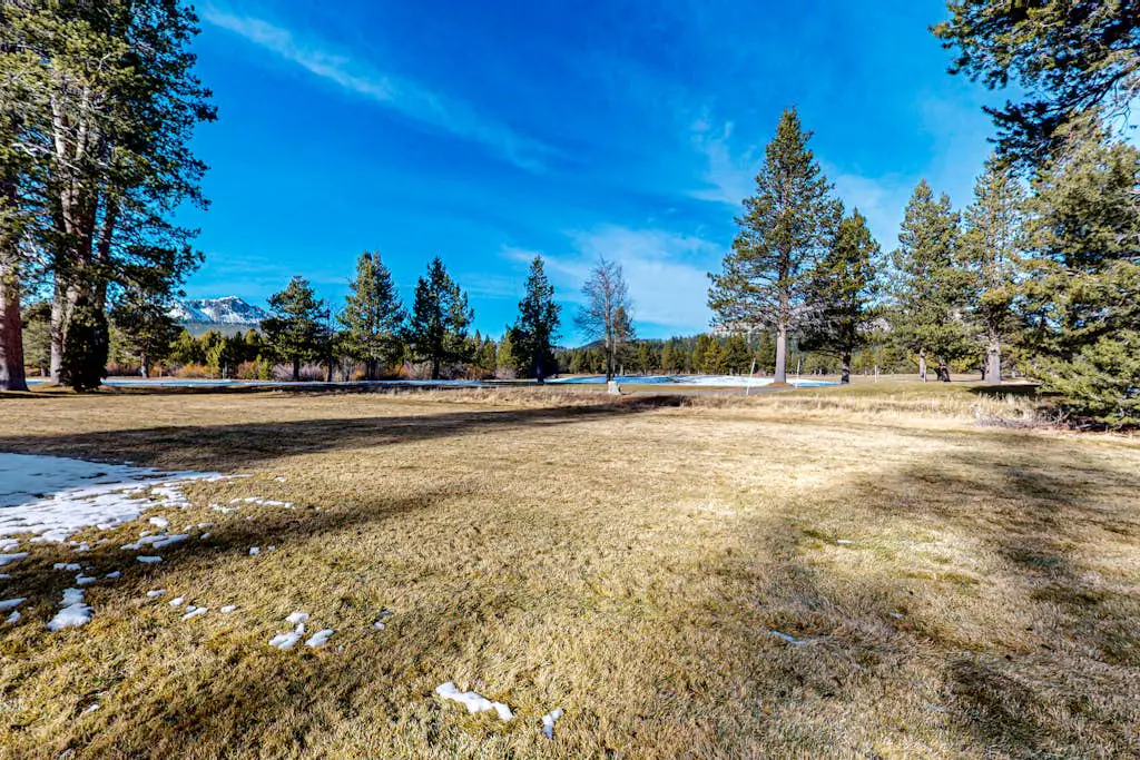 Cozy Retreat - On Golf Course, Near Skiing, Hot Tub