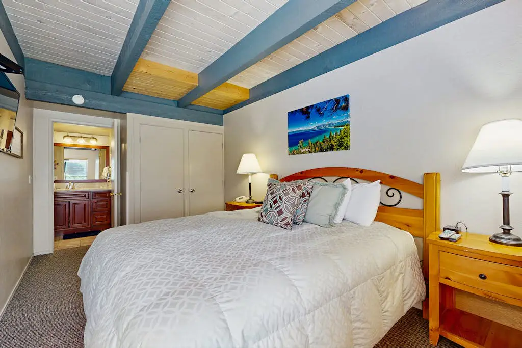 All-season adventure awaits at this lakefront gem with amazing views & amenities