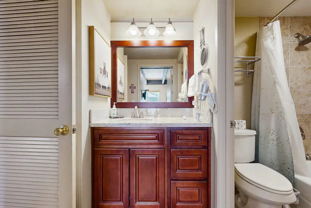 All-season adventure awaits at this lakefront gem with amazing views & amenities