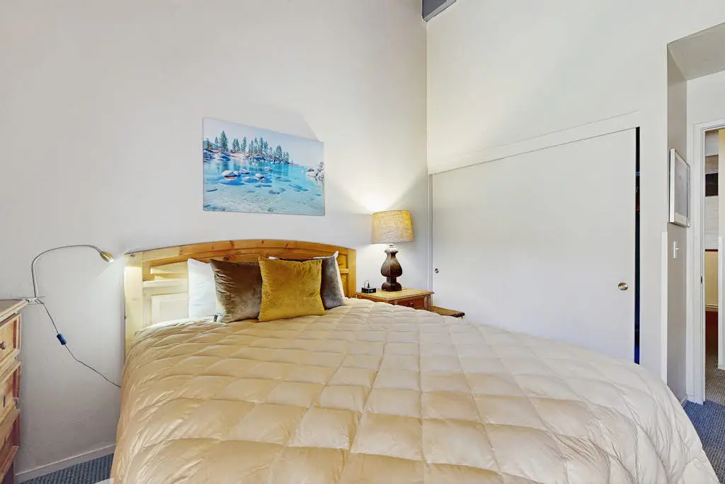 All-season adventure awaits at this lakefront gem with amazing views & amenities