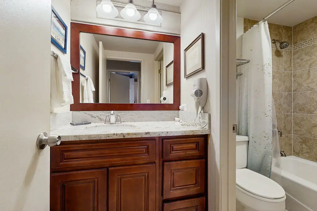 All-season adventure awaits at this lakefront gem with amazing views & amenities