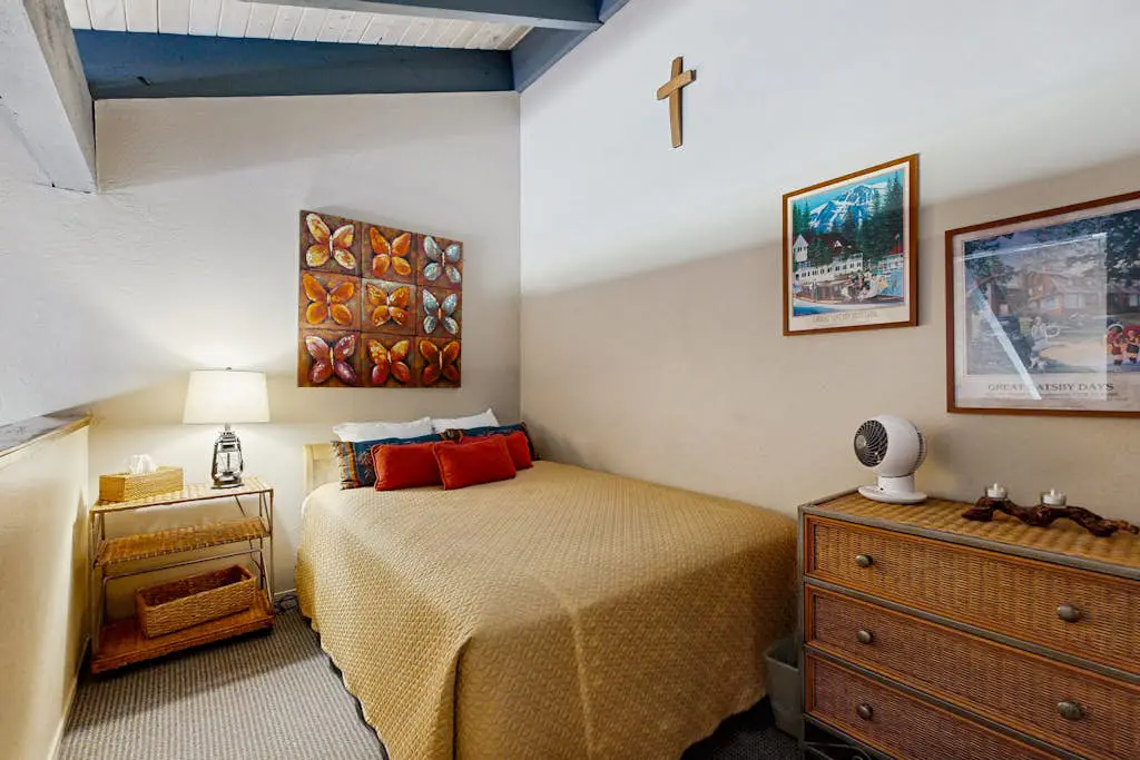 All-season adventure awaits at this lakefront gem with amazing views & amenities