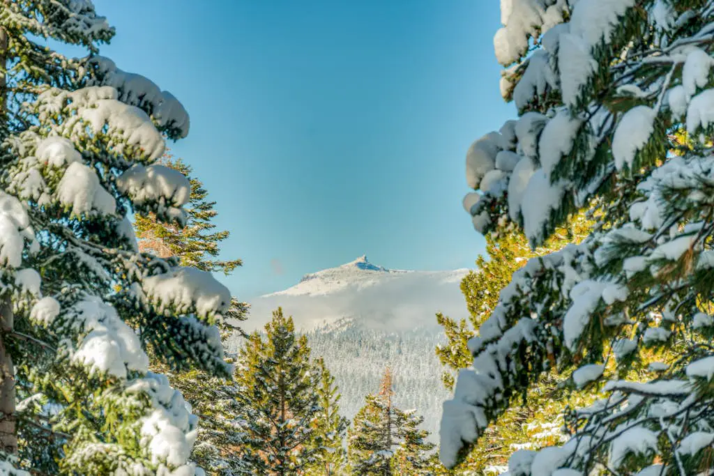 Secluded mountain-view condo with balcony, close to Northstar Village