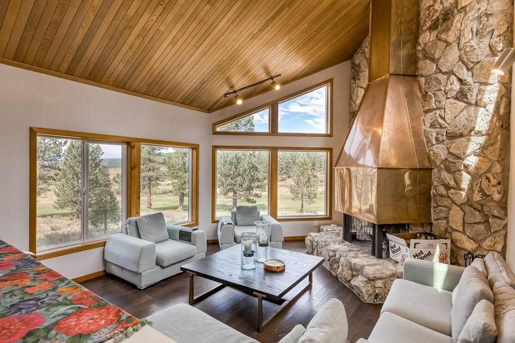 Home with amazing views, outdoor dining, fireplaces, pool- dogs ok