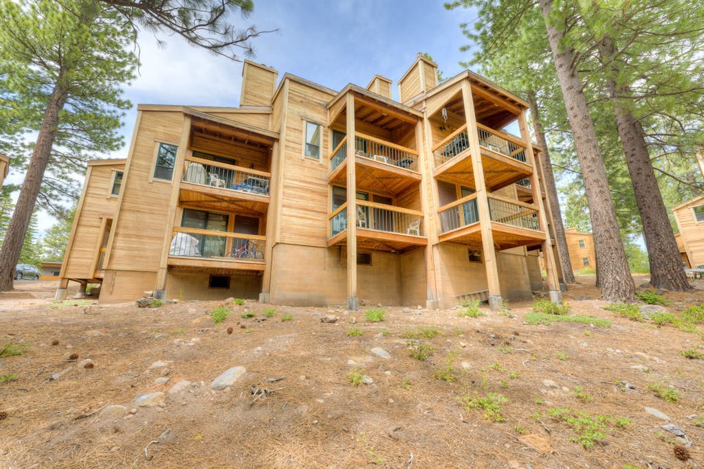 Condo with private balcony, gas fireplace, & washer&dryer