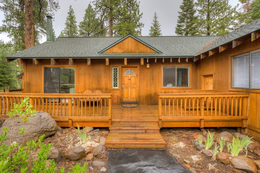 Grizzly Cabin