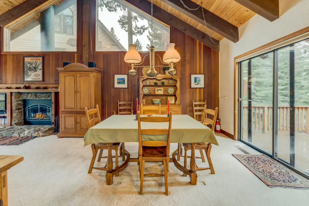 Grizzly Cabin