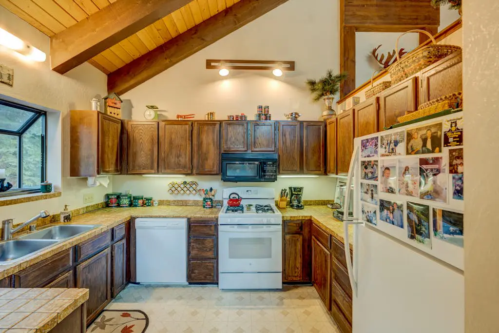 Grizzly Cabin