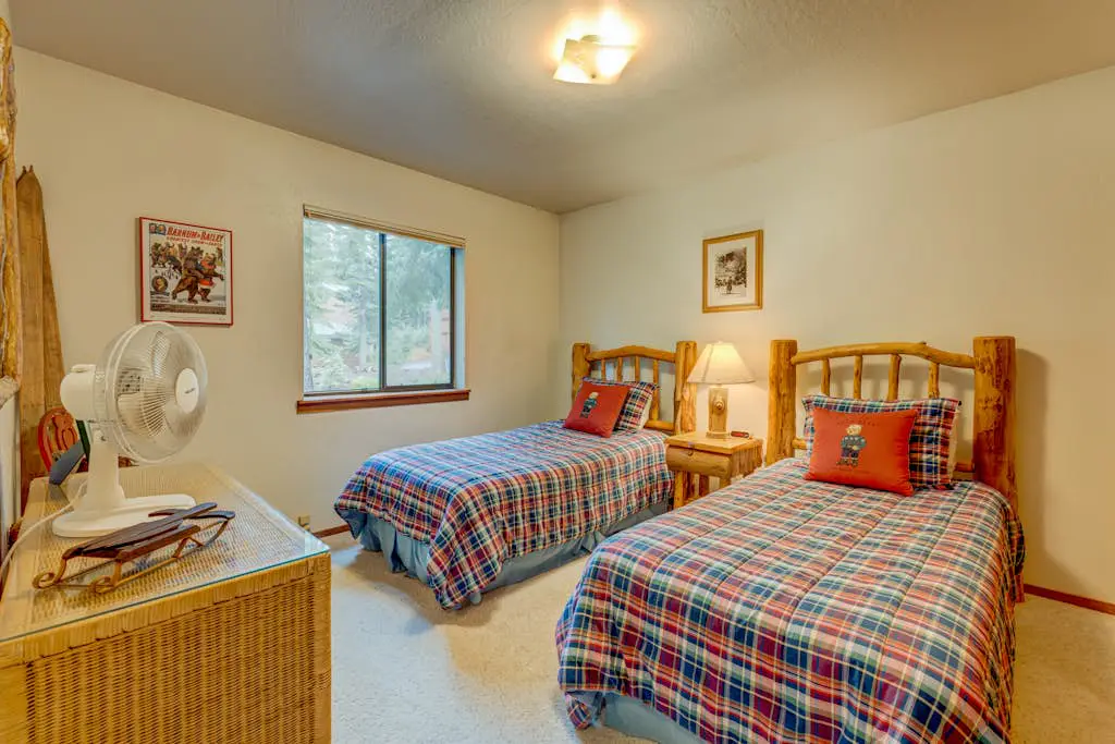 Grizzly Cabin