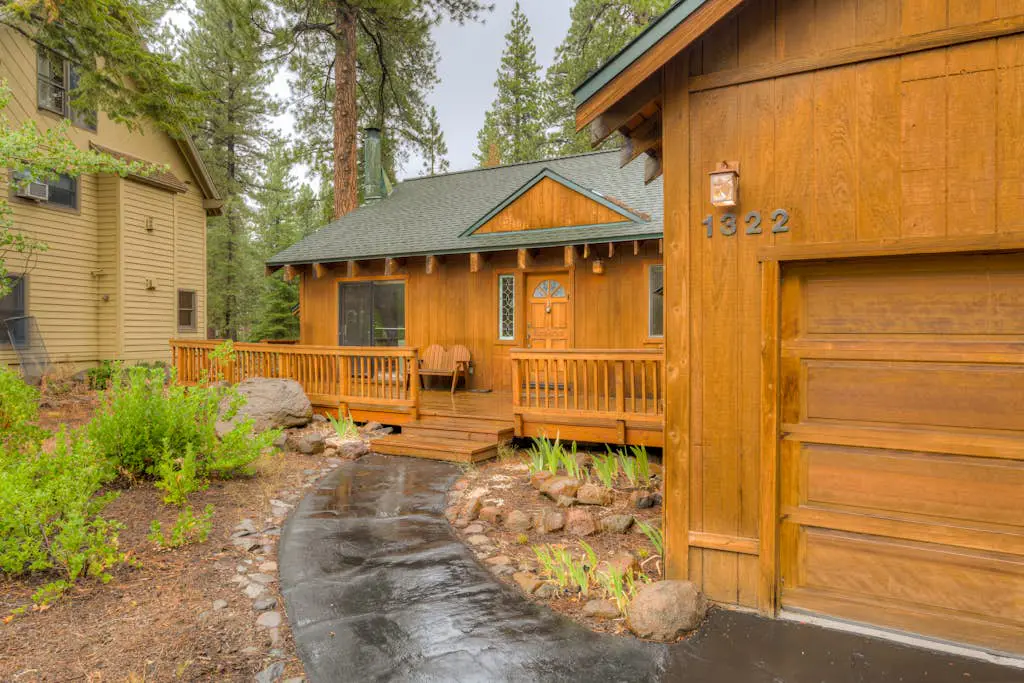 Grizzly Cabin