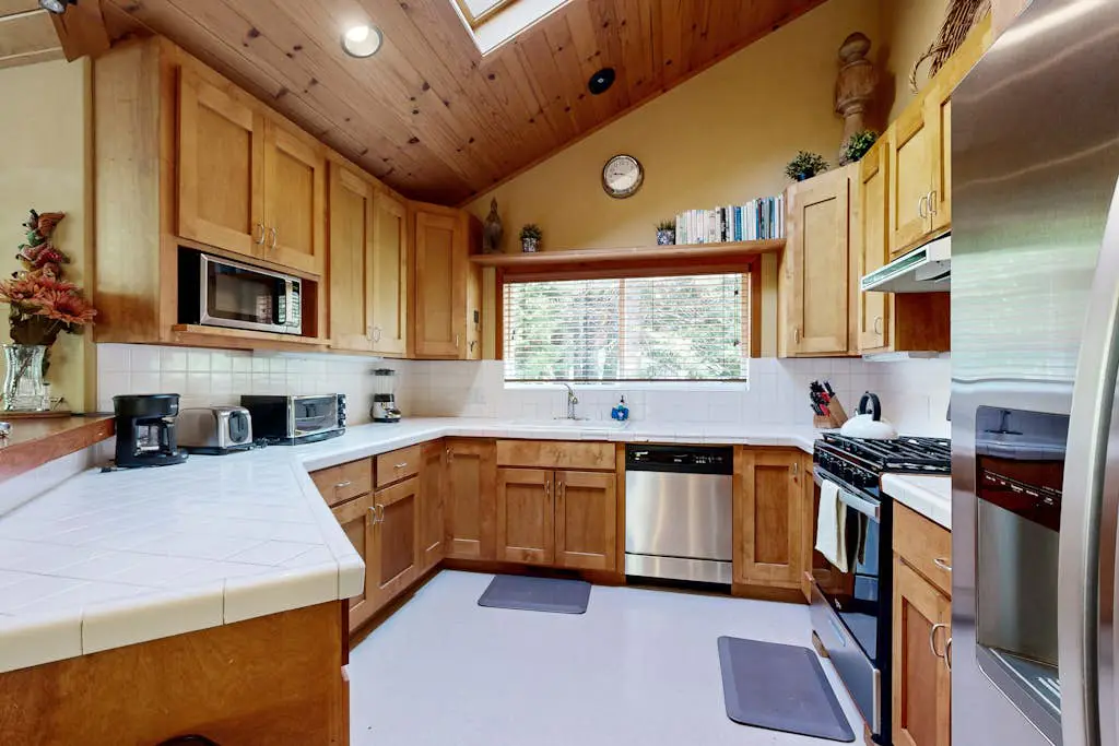 Lake Tahoe Cabin with Hot Tub, Private Studio & Yard - Near Resorts