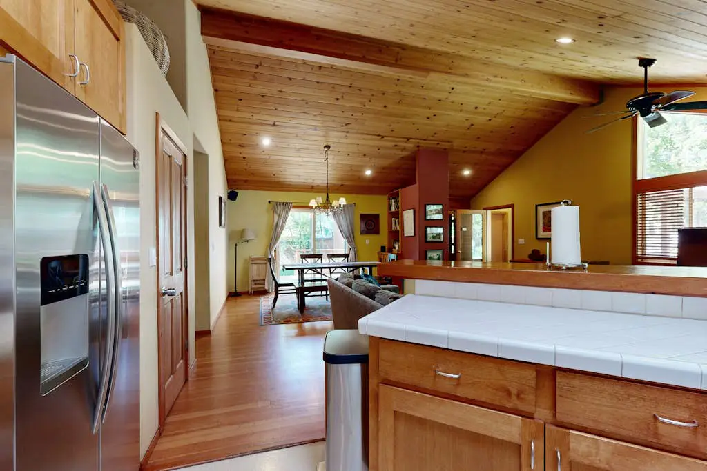 Lake Tahoe Cabin with Hot Tub, Private Studio & Yard - Near Resorts