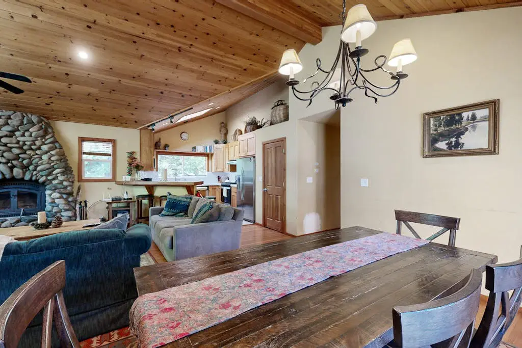 Lake Tahoe Cabin with Hot Tub, Private Studio & Yard - Near Resorts