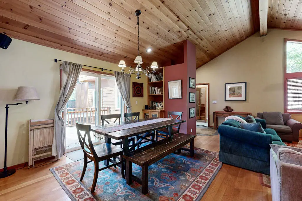 Lake Tahoe Cabin with Hot Tub, Private Studio & Yard - Near Resorts
