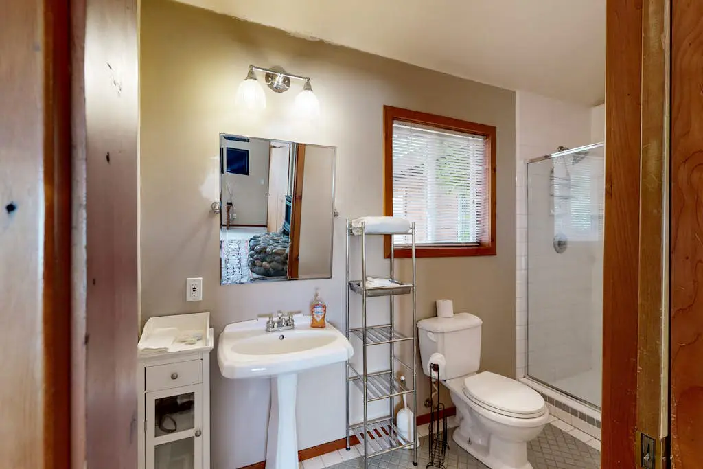 Lake Tahoe Cabin with Hot Tub, Private Studio & Yard - Near Resorts