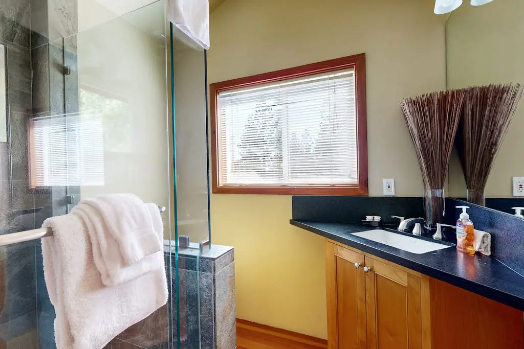 Lake Tahoe Cabin with Hot Tub, Private Studio & Yard - Near Resorts