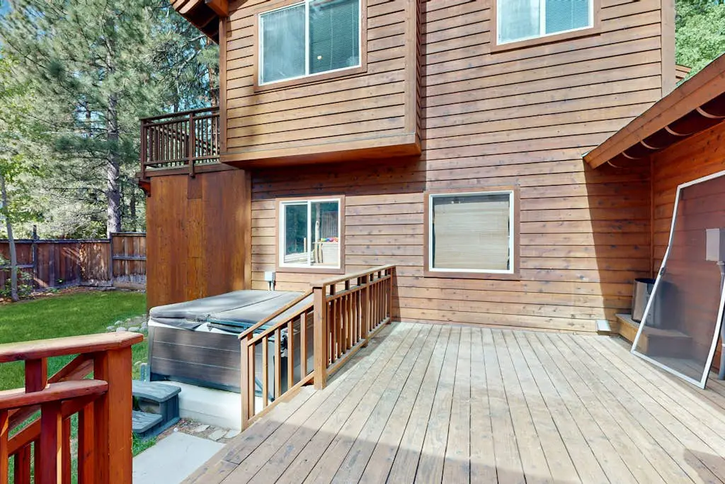 Lake Tahoe Cabin with Hot Tub, Private Studio & Yard - Near Resorts