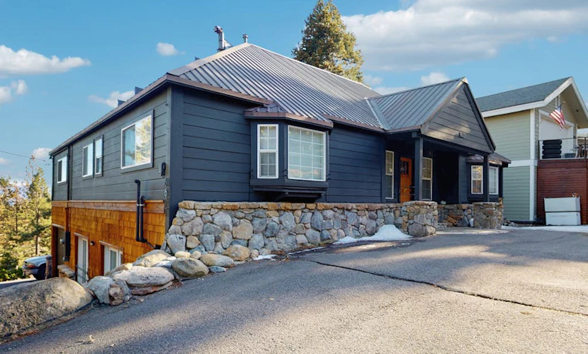Stunning Home with Private Dock, Pier and Beaches, Lake Views
