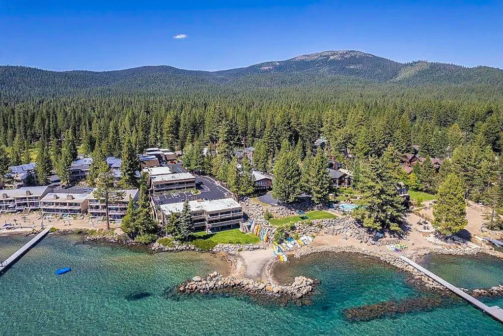 Lake View Condo with Private Beach Access, Heated Pool, Near Ski Resorts
