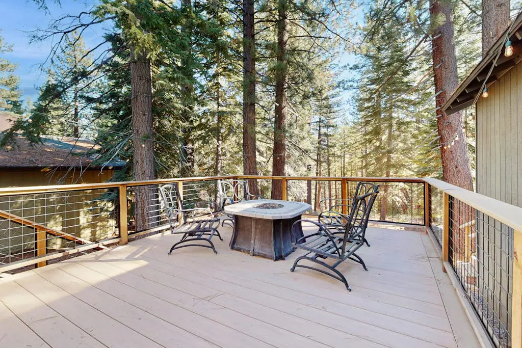 South Lake Tahoe Charming 3BR Tahoe Home with Mountain Views, Fire Pit & Deck