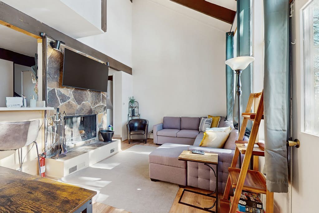 Cozy and Convenient Condo w/Fireplace, Deck, W/D, Close to Town, Lake, Trails