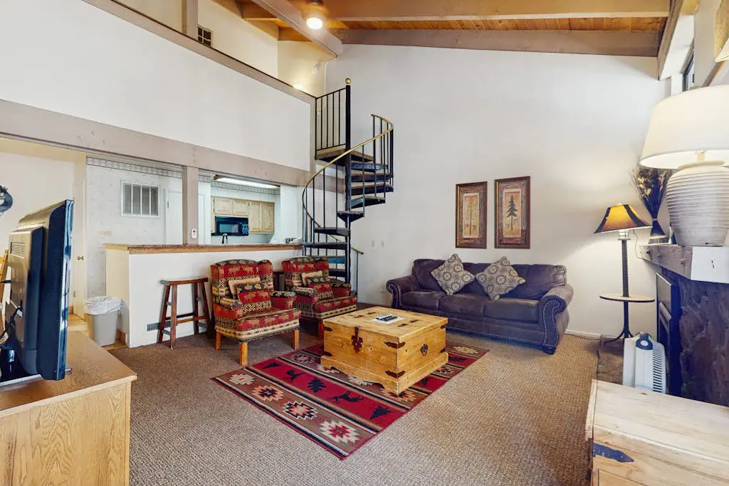 Condo with a Shared Pool, Hot Tub, Full Kitchen, & Private Beach Access
