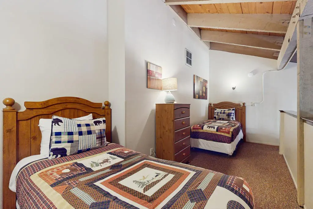 Condo with a Shared Pool, Hot Tub, Full Kitchen, & Private Beach Access