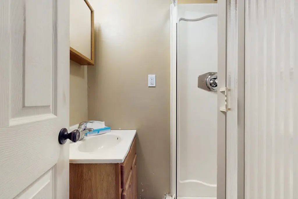 Condo with a Shared Pool, Hot Tub, Full Kitchen, & Private Beach Access