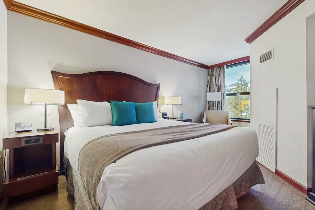 Ski-In, Ski-Out Squaw Creek Retreat - 2 Adjacent Suites - Pools & Hot Tubs