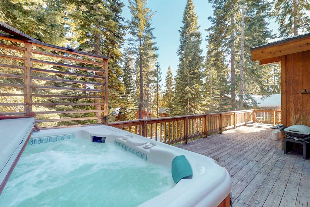 Welcoming Home with Deck & Private Hot Tub - Dogs OK