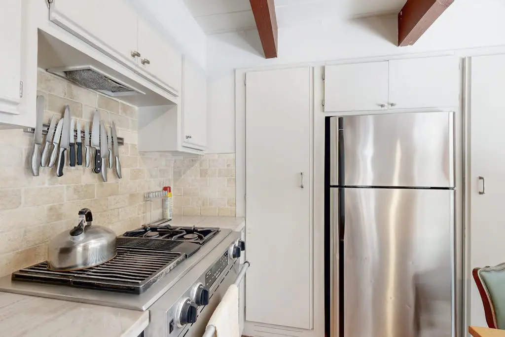 Classic chalet with hot tub, boat launch & Gas grill