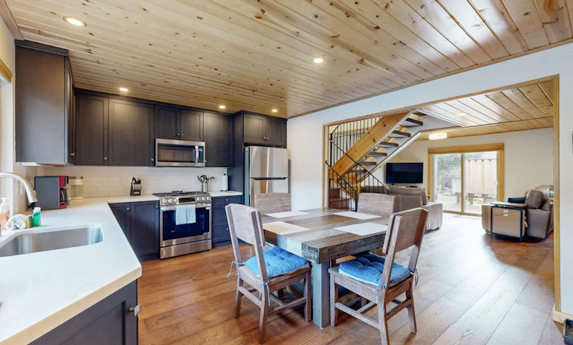 Remodeled Lake Tahoe Beach Condo | Pools, Tennis & Deck | Near Ski Resorts