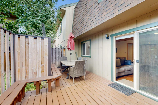 Remodeled Lake Tahoe Beach Condo | Pools, Tennis & Deck | Near Ski Resorts