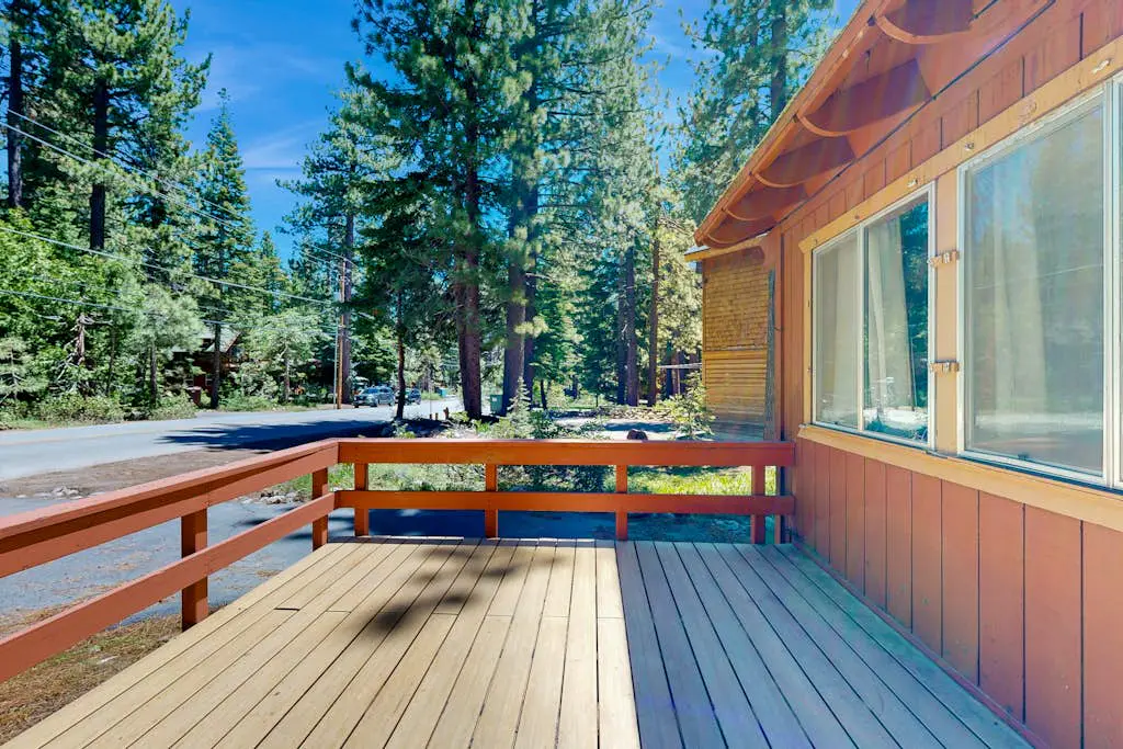 Dog-Friendly Tahoe City House Near Hiking and Skiing - Walk to Lake