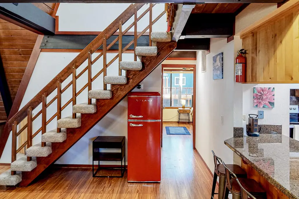 Quiet, dog-friendly home in the woods with deck & fireplace - near the lake