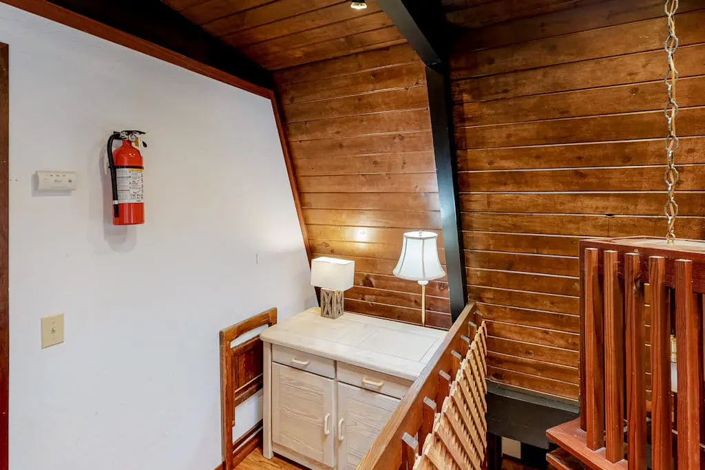 Quiet, dog-friendly home in the woods with deck & fireplace - near the lake
