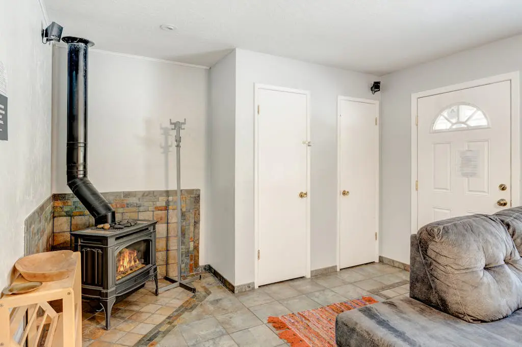 Wonderful year-round escape near skiing & lake with pool, hot tub, & deck
