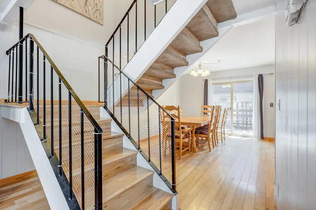 Wonderful year-round escape near skiing & lake with pool, hot tub, & deck
