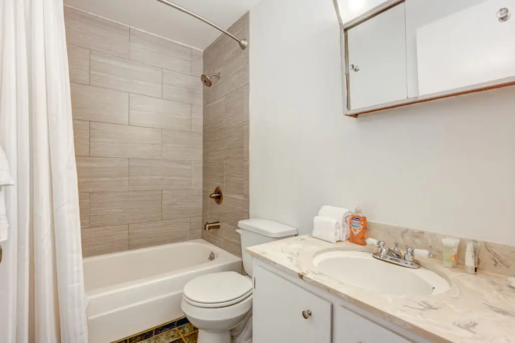 Wonderful year-round escape near skiing & lake with pool, hot tub, & deck
