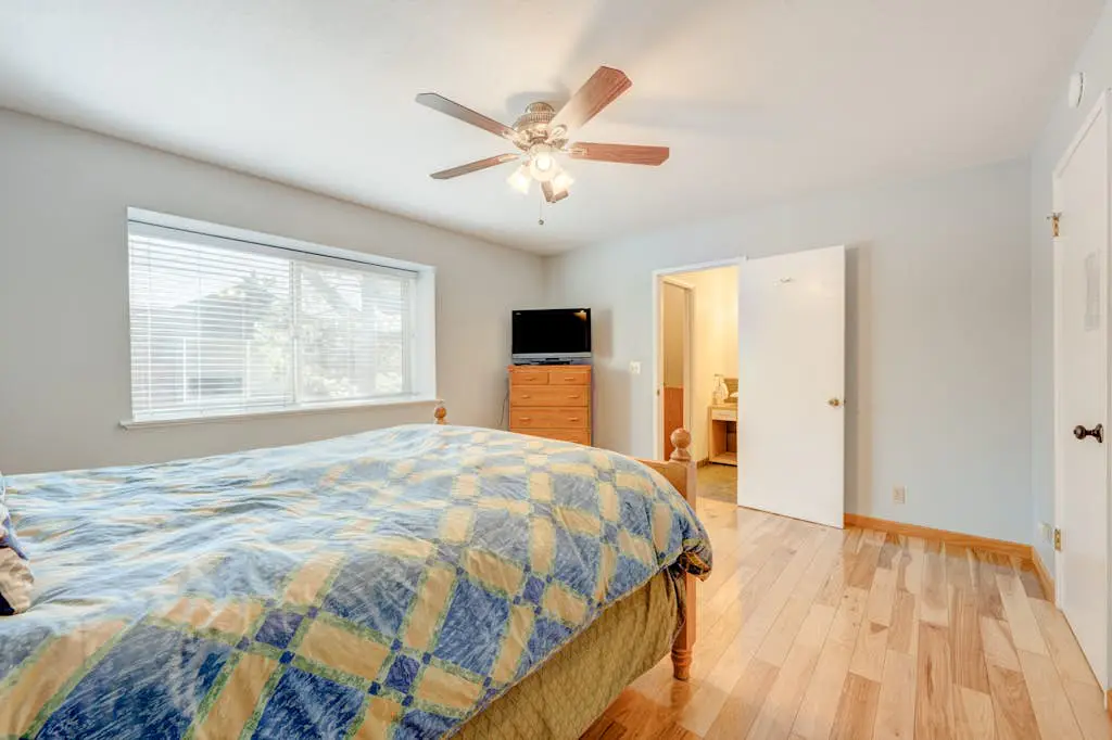 Wonderful year-round escape near skiing & lake with pool, hot tub, & deck