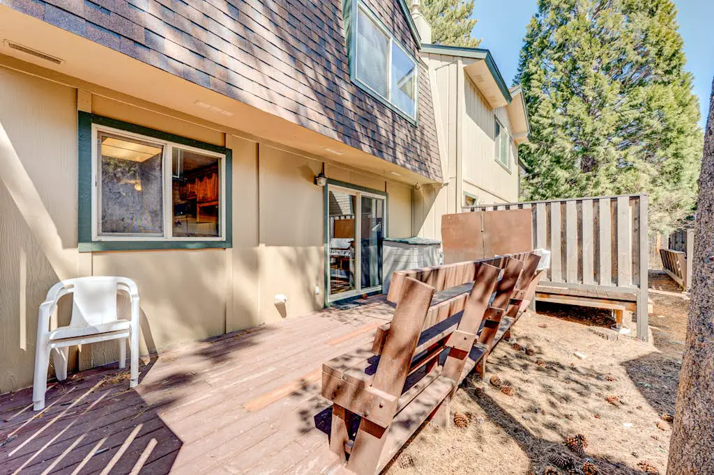 Wonderful year-round escape near skiing & lake with pool, hot tub, & deck