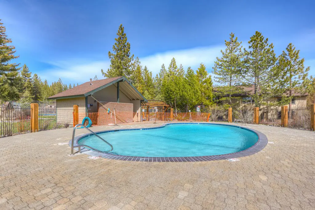 Wonderful year-round escape near skiing & lake with pool, hot tub, & deck