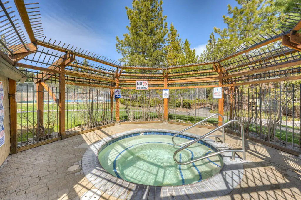 Wonderful year-round escape near skiing & lake with pool, hot tub, & deck