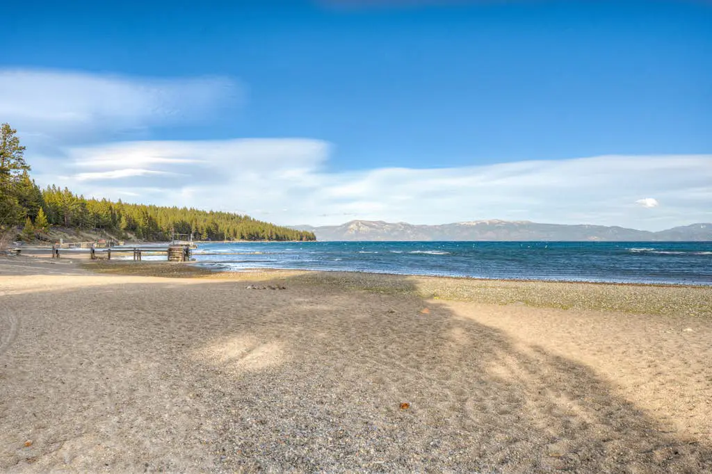 Wonderful year-round escape near skiing & lake with pool, hot tub, & deck