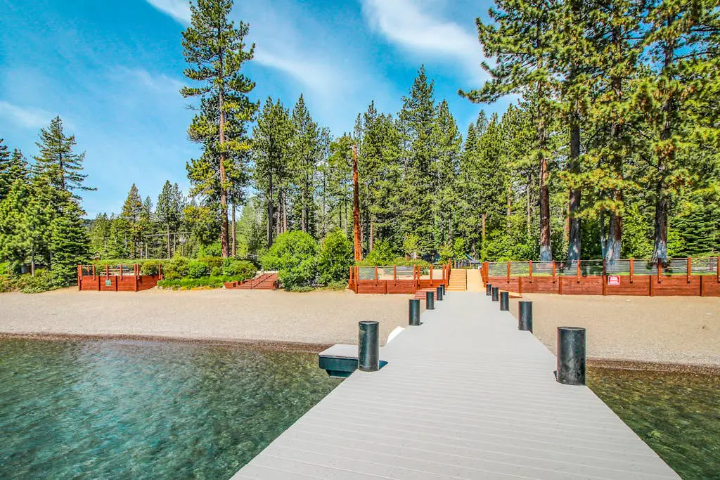 Wonderful year-round escape near skiing & lake with pool, hot tub, & deck