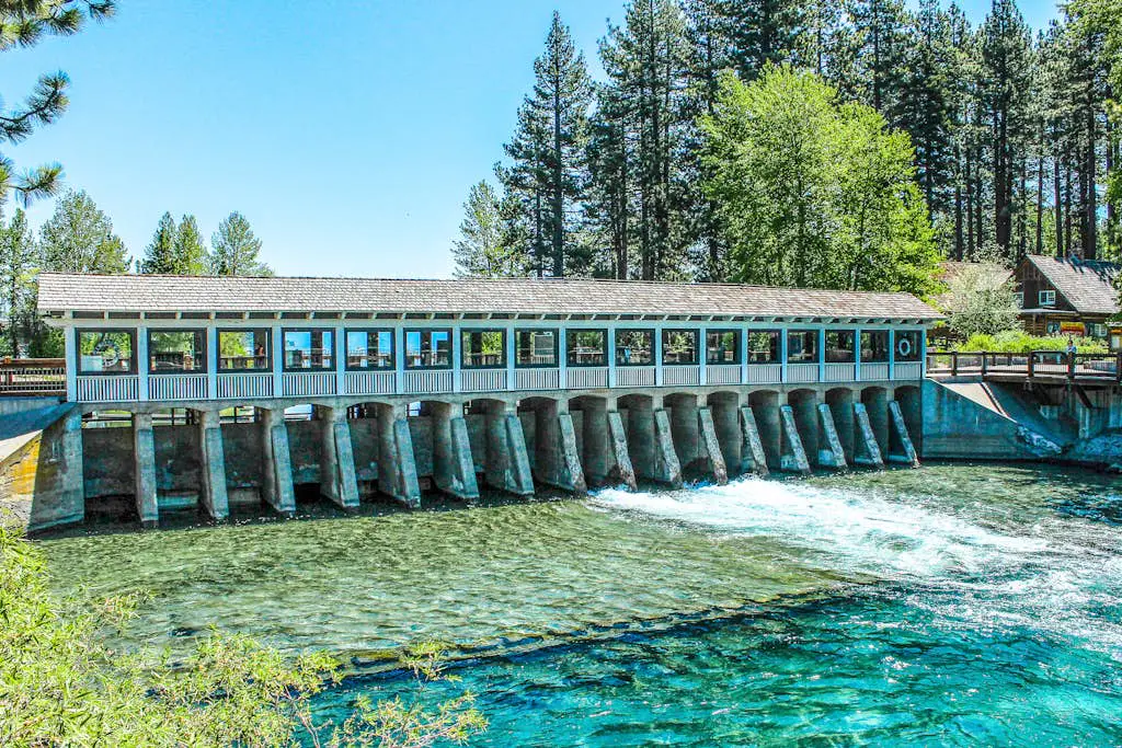 Wonderful year-round escape near skiing & lake with pool, hot tub, & deck