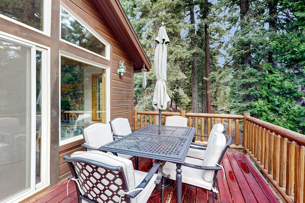 Spacious home with fireplace and two decks with hot tub & bbq grill