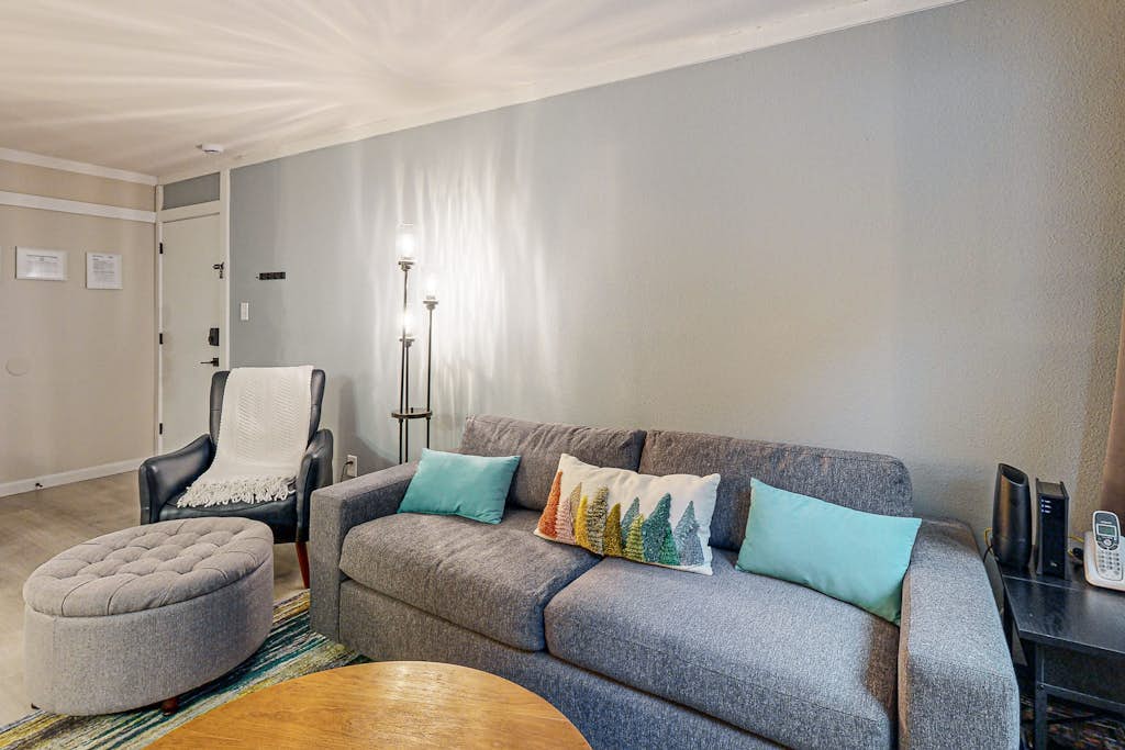 Condo with private beach, pool access, fireplace, WiFi, and nearby amenities