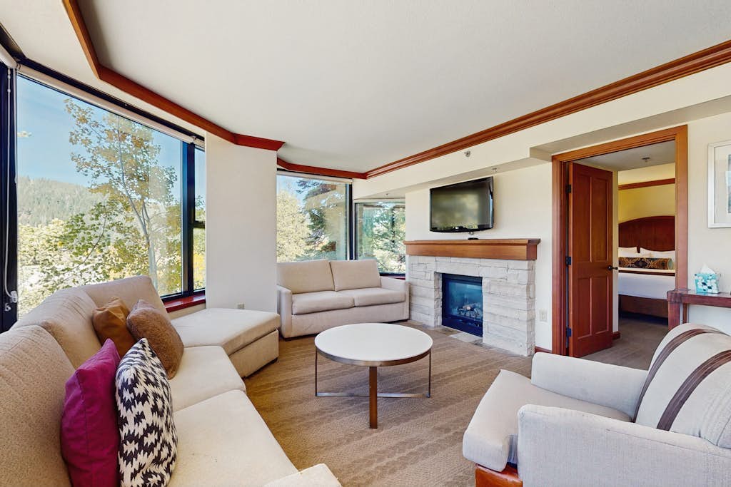 Resort at Squaw Creek corner unit - amazing views, ski-in/ski-out, on-site pool