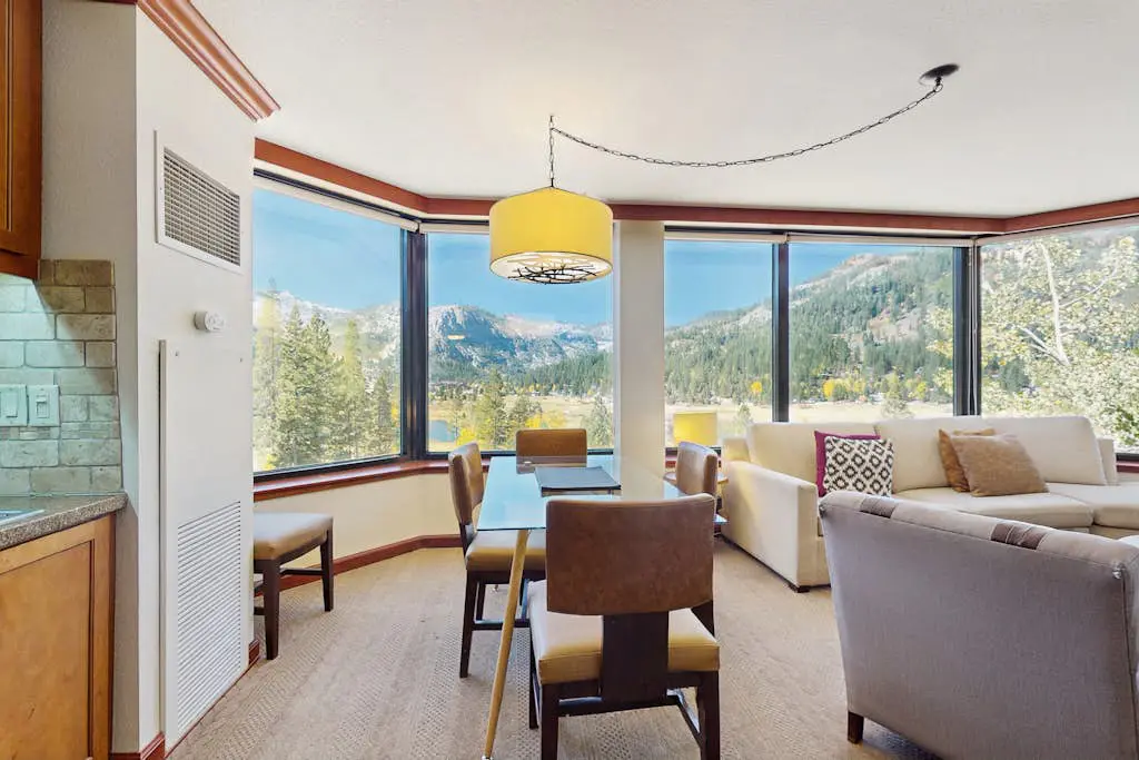 Resort at Squaw Creek corner unit - amazing views, Ski-in-ski-out, on-site pool